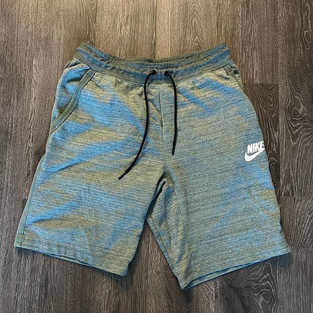 Nike Shorts - Picture 1 of 2